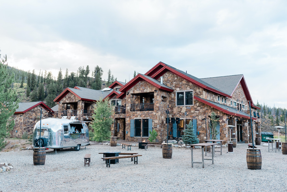 Colorado wedding cocktail area outdoors